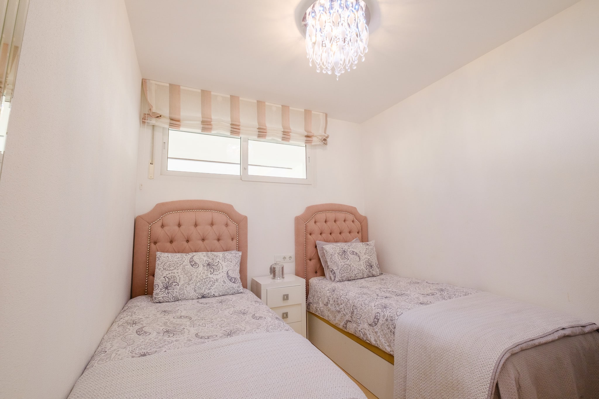 Verde · Twin bedroom